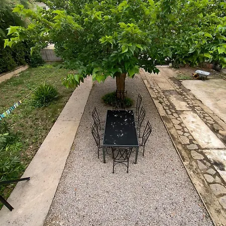 Mia Minervois *