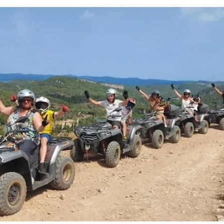 Mia Minervois *